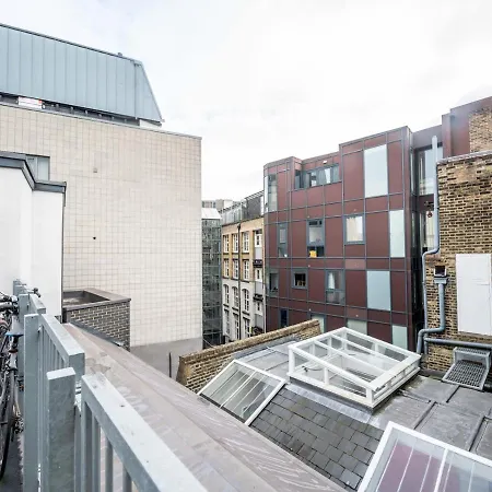 Cosy And Spacious Flat Near Bridge