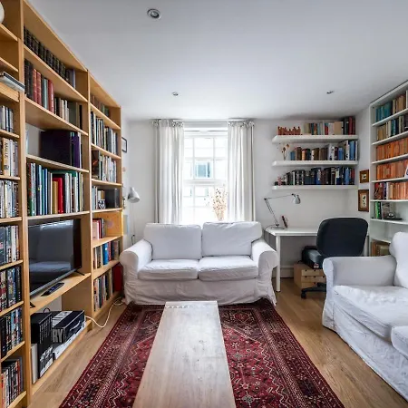 Cosy And Spacious Flat Near Bridge Appartement