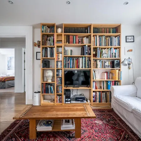Appartement Cosy And Spacious Flat Near Bridge Londres