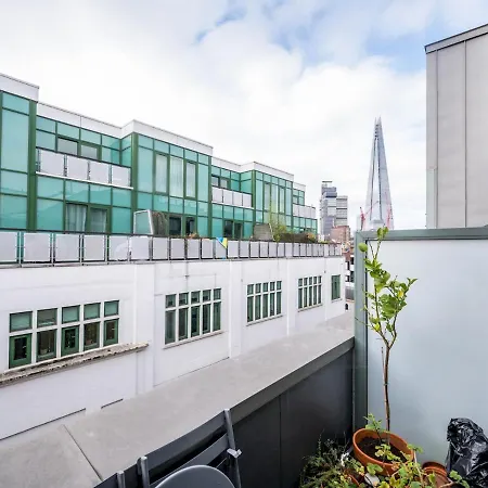 Cosy And Spacious Flat Near Bridge Londres