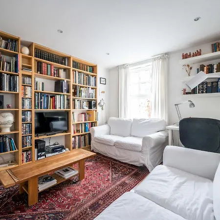 Appartement Cosy And Spacious Flat Near Bridge Londres