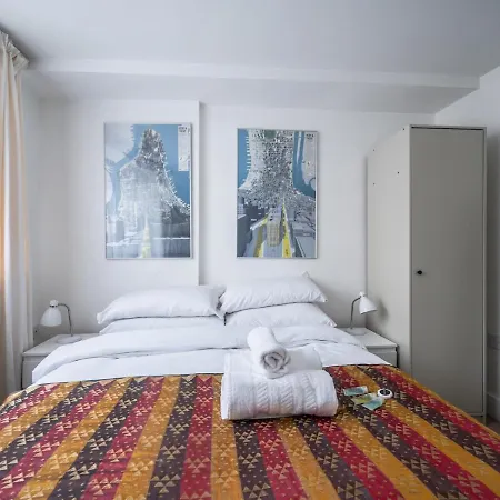 Appartement Cosy And Spacious Flat Near Bridge