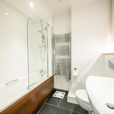 Cosy And Spacious Flat Near Bridge Appartement