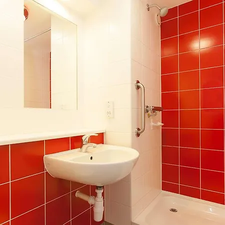 Travelodge Sunbury M3 3*