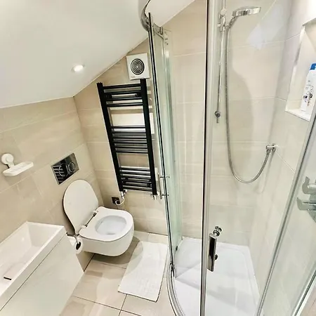 Luxurious 2 Bedroom Flat In