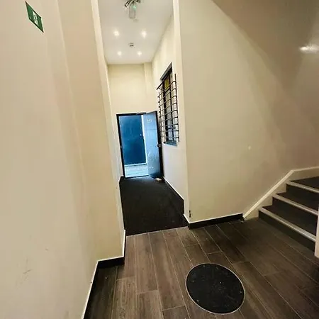 Luxurious 2 Bedroom Flat In *
