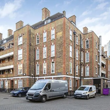 Amazing Property In Zone 1 Apartment London