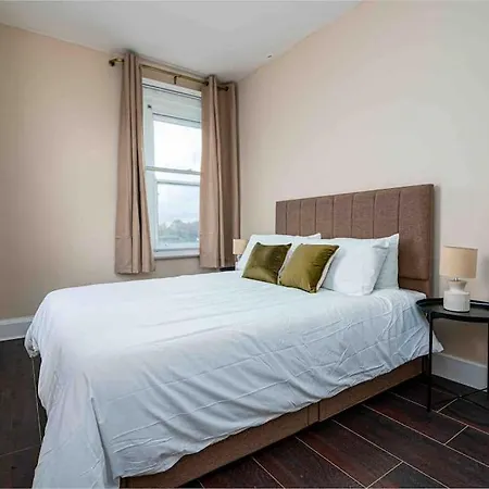 Apartment Cosy 2 Bed Flat In East