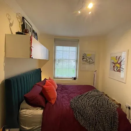 Apartment Chic Victorian Flat In Private Estate - Mile End! *