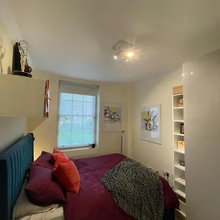 Apartment Chic Victorian Flat In Private Estate - Mile End! London