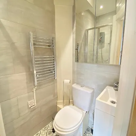En-suite Near Stratford In A