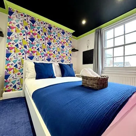 The Hidden Gem *2-bed Apt* * London