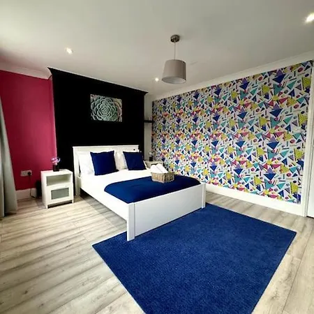 Apartment The Hidden Gem *2-bed Apt* London