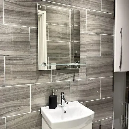 Apartment The Hidden Gem *2-bed Apt*