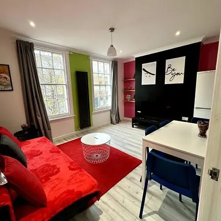 Apartment The Hidden Gem *2-bed Apt* *