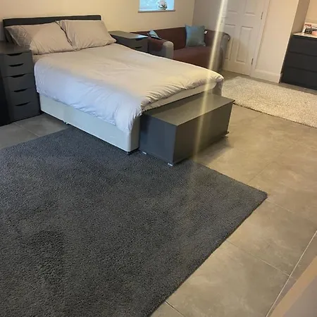 50a Green Lane Guest house *