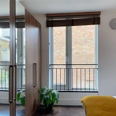 Stylish 3 Bed House, Shoreditch London