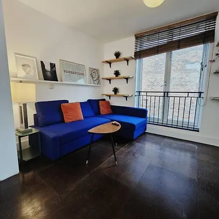 Stylish 3 Bed House, Shoreditch Holiday home London