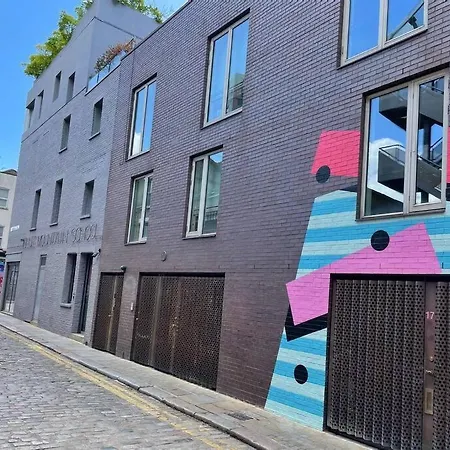 Stylish 3 Bed House, Shoreditch Holiday home London