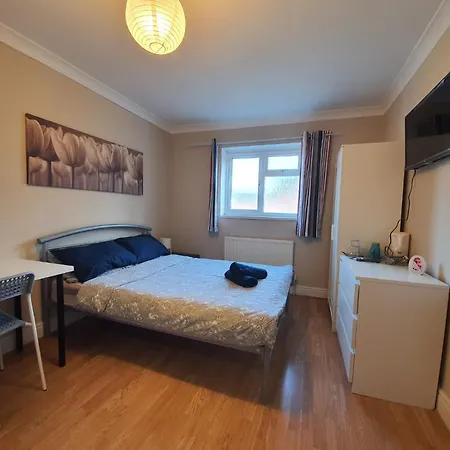 Ilford Guest house *