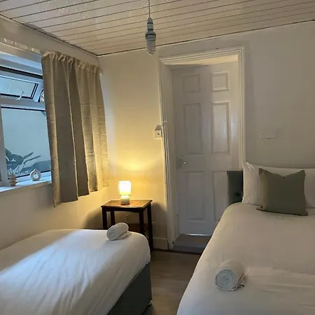 Apartment Artistic Two Bedroom