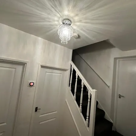 3rd Flat With Private Toilet And Bathroom Setup For Family Enjoyment 134 Keedonwood Road Homestay Bromley