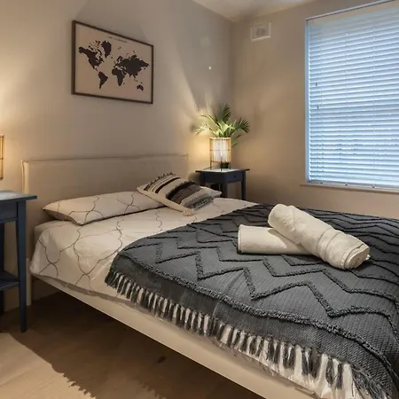 Apartment Amazing Property In Zone 1 *
