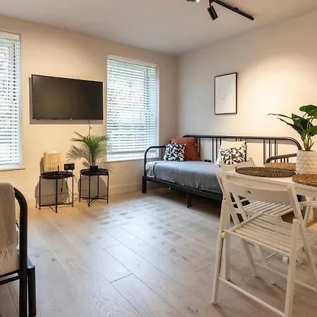 Amazing Property In Zone 1 Apartment London
