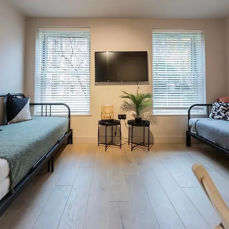 Apartment Amazing Property In Zone 1 *