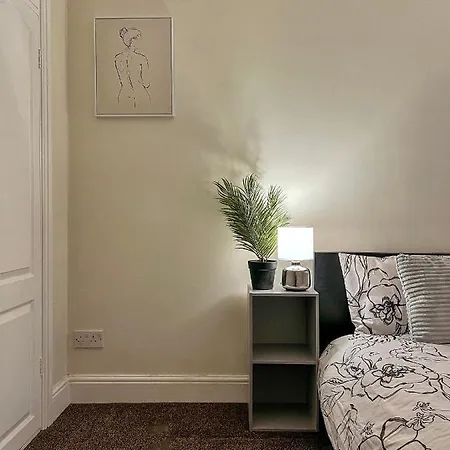 Entire 3 Bedroom End Of Terrace House! Apartment Thamesmead (Greater London)