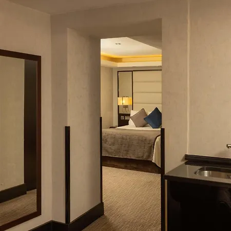 Montcalm Brewery Townhouse 5*