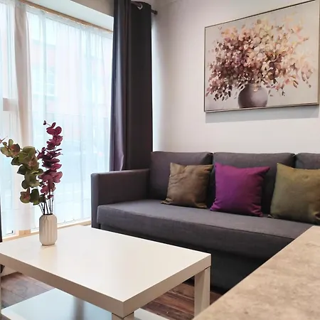 Luxury Near Centre, Near Train Station, E1 Apartment *