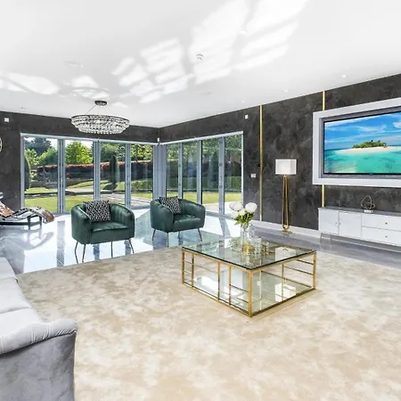 Luxury 10,000 Sq Ft 7-bed Mansion With Indoor Pool Sidcup