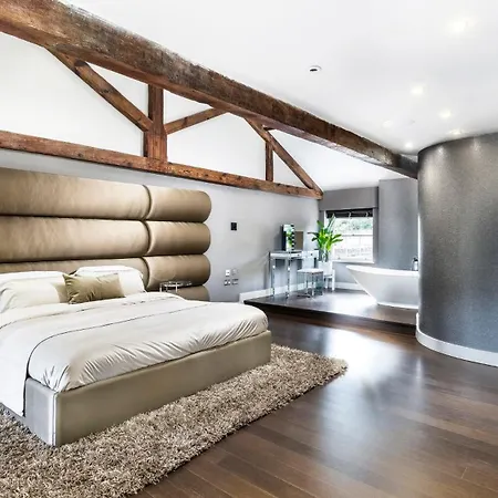 Luxury 10,000 Sq Ft 7-bed Mansion With Indoor Pool *
