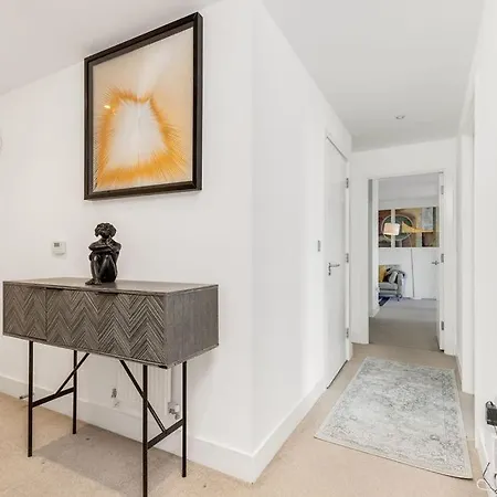 Apartment Khayat Homes - The Ferry - Two Bed London