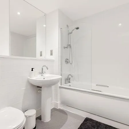 Khayat Homes - The Ferry - Two Bed Apartment London