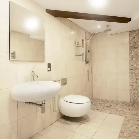 Luxury 10,000 Sq Ft 7-bed Mansion With Indoor Pool *