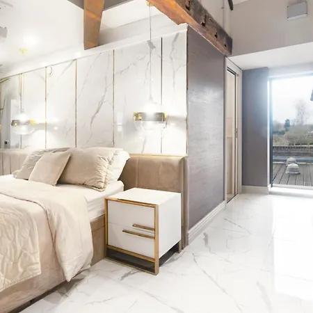 Villa Luxury 10,000 Sq Ft 7-bed Mansion With Indoor Pool *