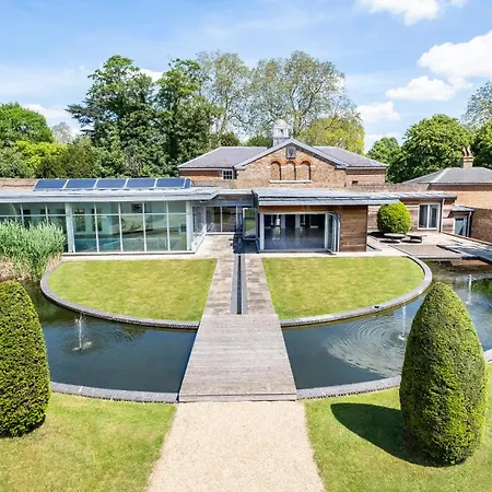 Luxury 10,000 Sq Ft 7-bed Mansion With Indoor Pool *