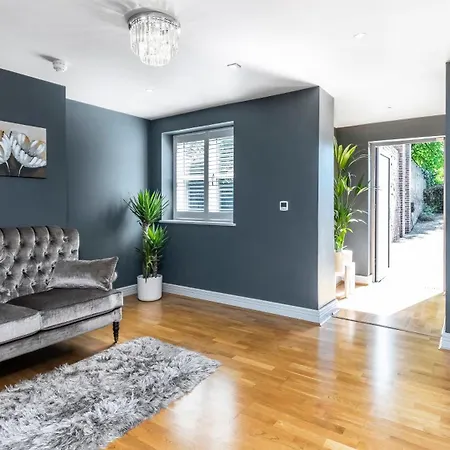 Luxury 10,000 Sq Ft 7-bed Mansion With Indoor Pool Sidcup