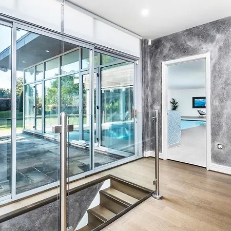 Luxury 10,000 Sq Ft 7-bed Mansion With Indoor Pool *