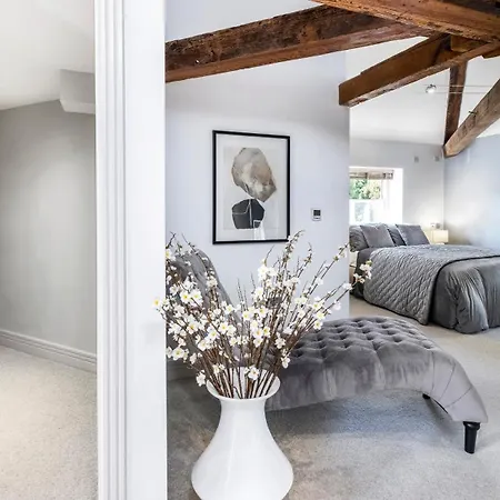 Luxury 10,000 Sq Ft 7-bed Mansion With Indoor Pool * Sidcup