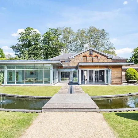 Villa Luxury 10,000 Sq Ft 7-bed Mansion With Indoor Pool *