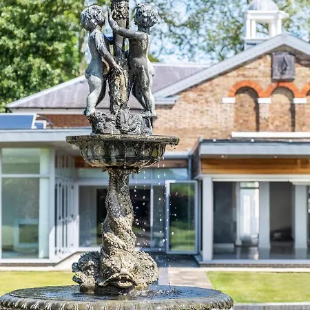 Luxury 10,000 Sq Ft 7-bed Mansion With Indoor Pool *