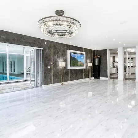 Luxury 10,000 Sq Ft 7-bed Mansion With Indoor Pool Villa *
