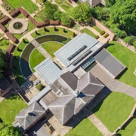 Luxury 10,000 Sq Ft 7-bed Mansion With Indoor Pool