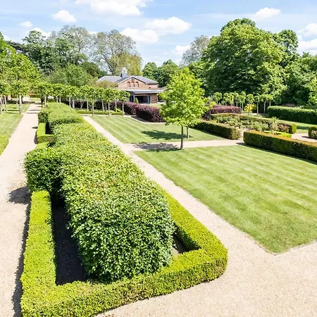 Luxury 10,000 Sq Ft 7-bed Mansion With Indoor Pool *