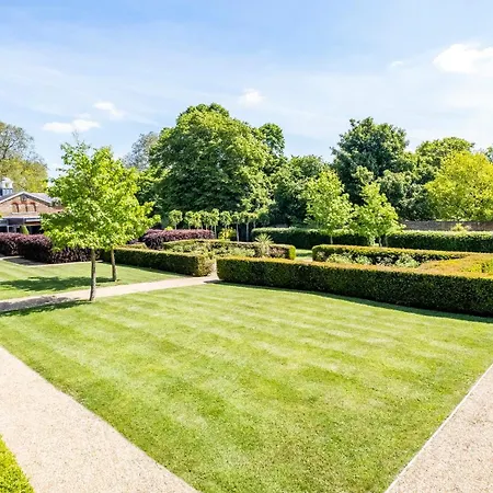 Villa Luxury 10,000 Sq Ft 7-bed Mansion With Indoor Pool Sidcup