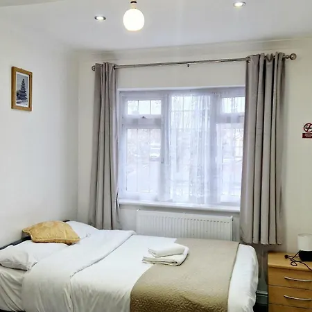 Apartment Peaceful & Private 2-bedroom - A London Gem