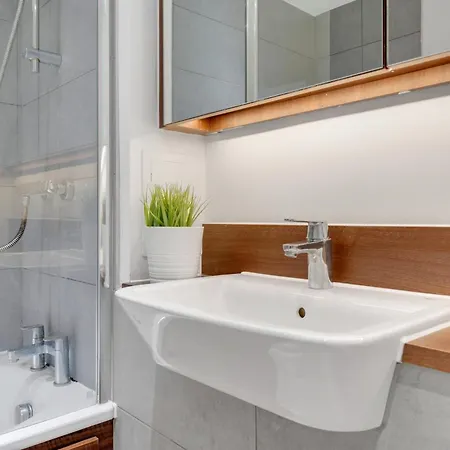 One Bedroom Serviced In Catford Close To Lewisham - Perfect For Long Stay, Business, Leisure And Relocations